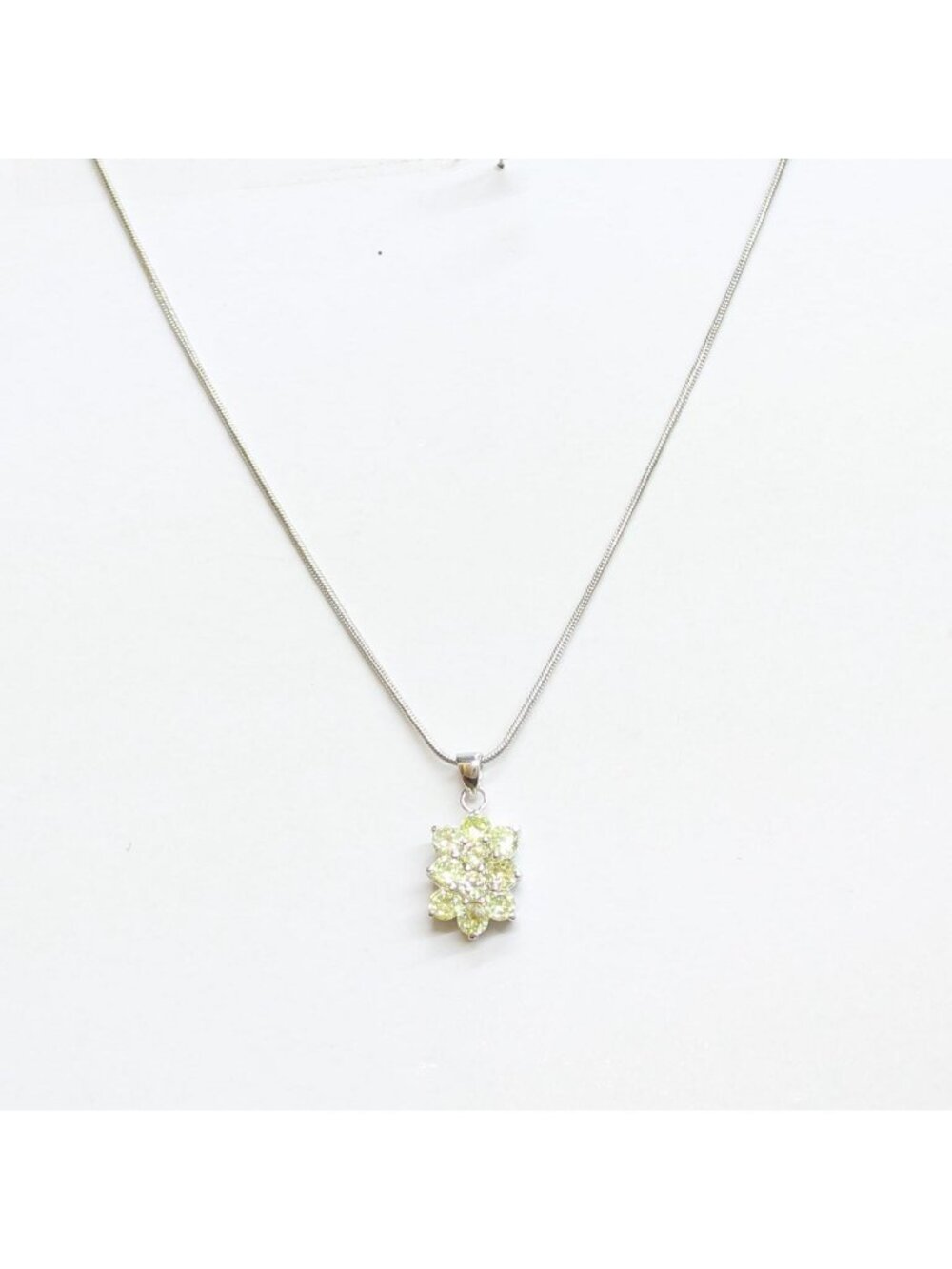NWT MCYS Flower Pendant Snake Chain Necklace Silver Gray / Yellow 18'' + 2''